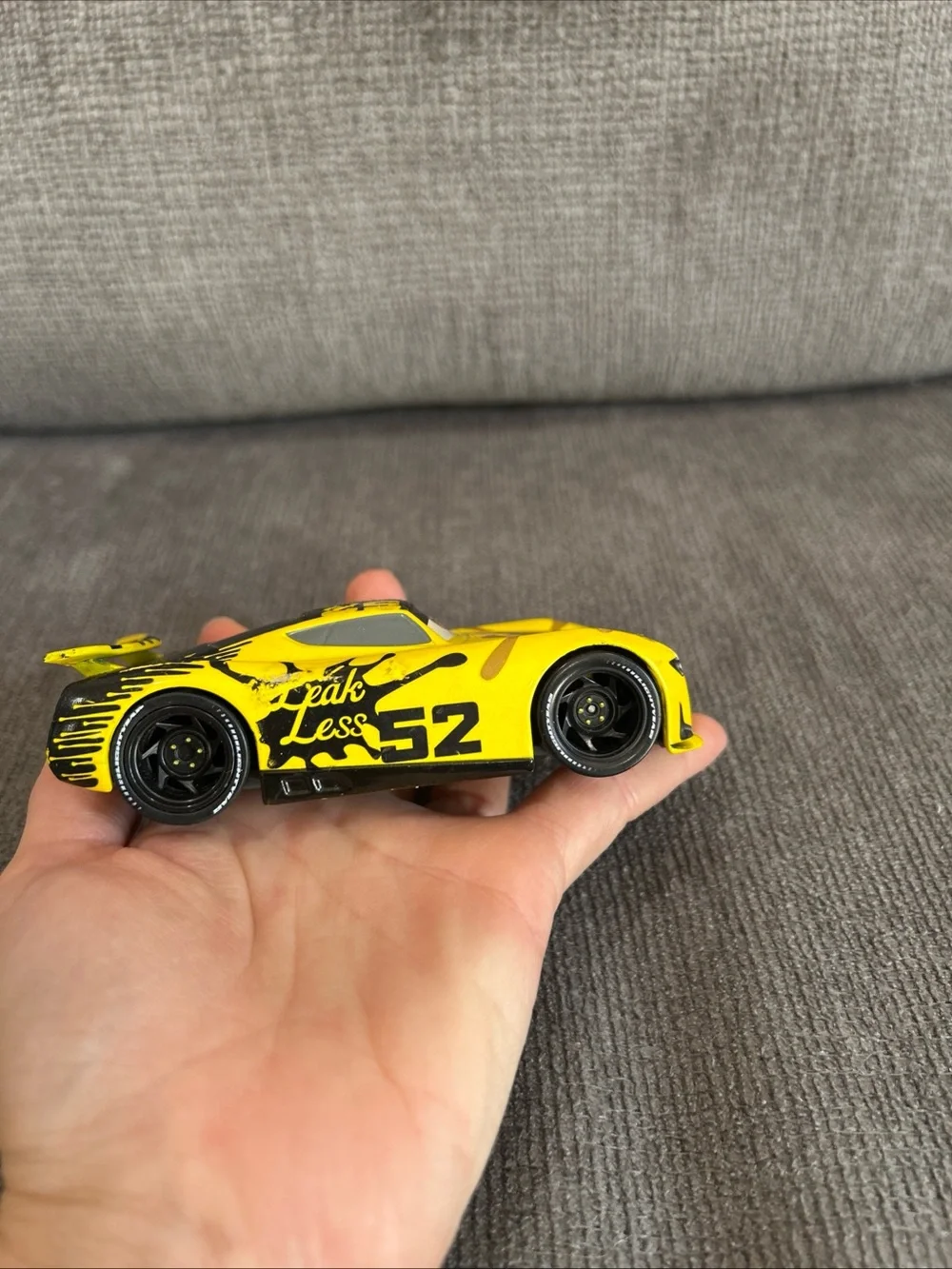 Disney Pixar Cars George  #52 1:55 Yellow Leak Less Die-cast Next Gen